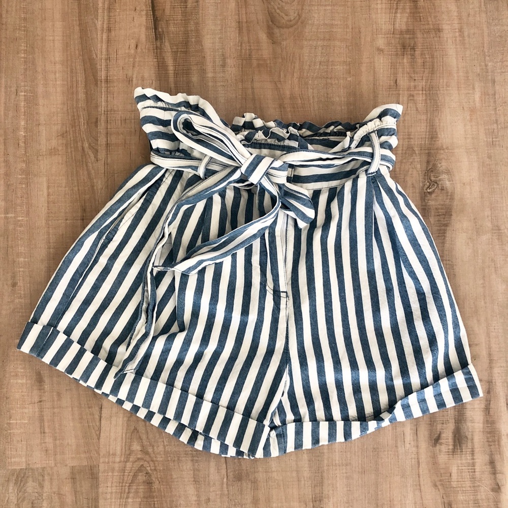 ***$15 TODAY ONLY *** High waisted shorts with tie